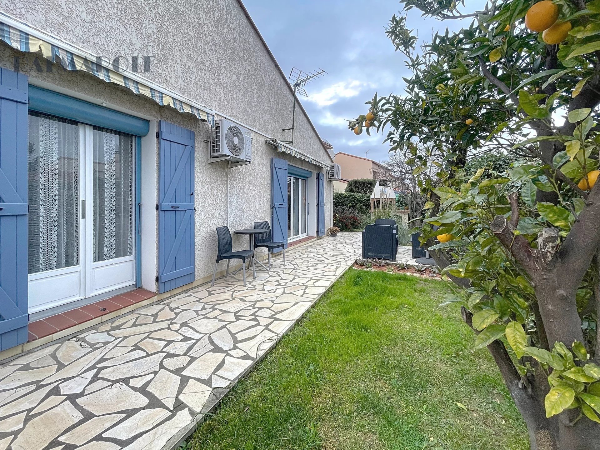 Perpignan sud villa 3 faces sur 322m2 terrain