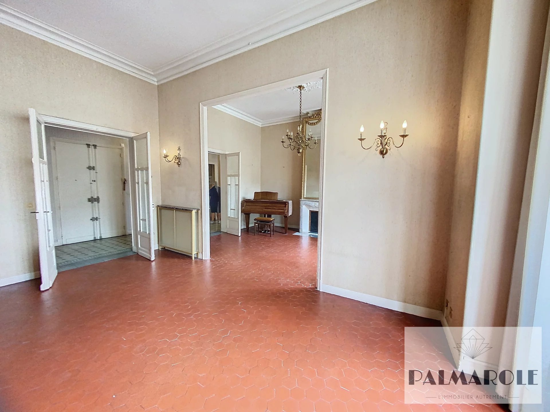 Perpignan Castillet t4 balcons dans immeuble bourgeois