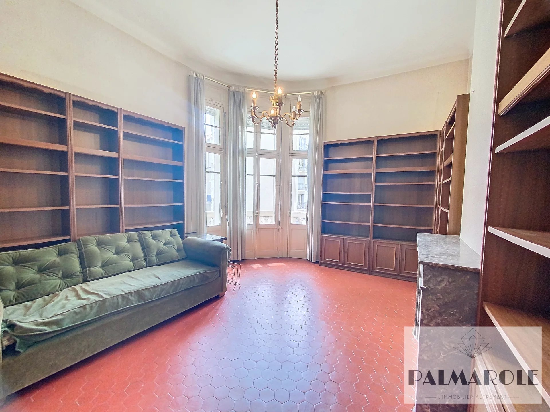 Perpignan Castillet t4 balcons dans immeuble bourgeois