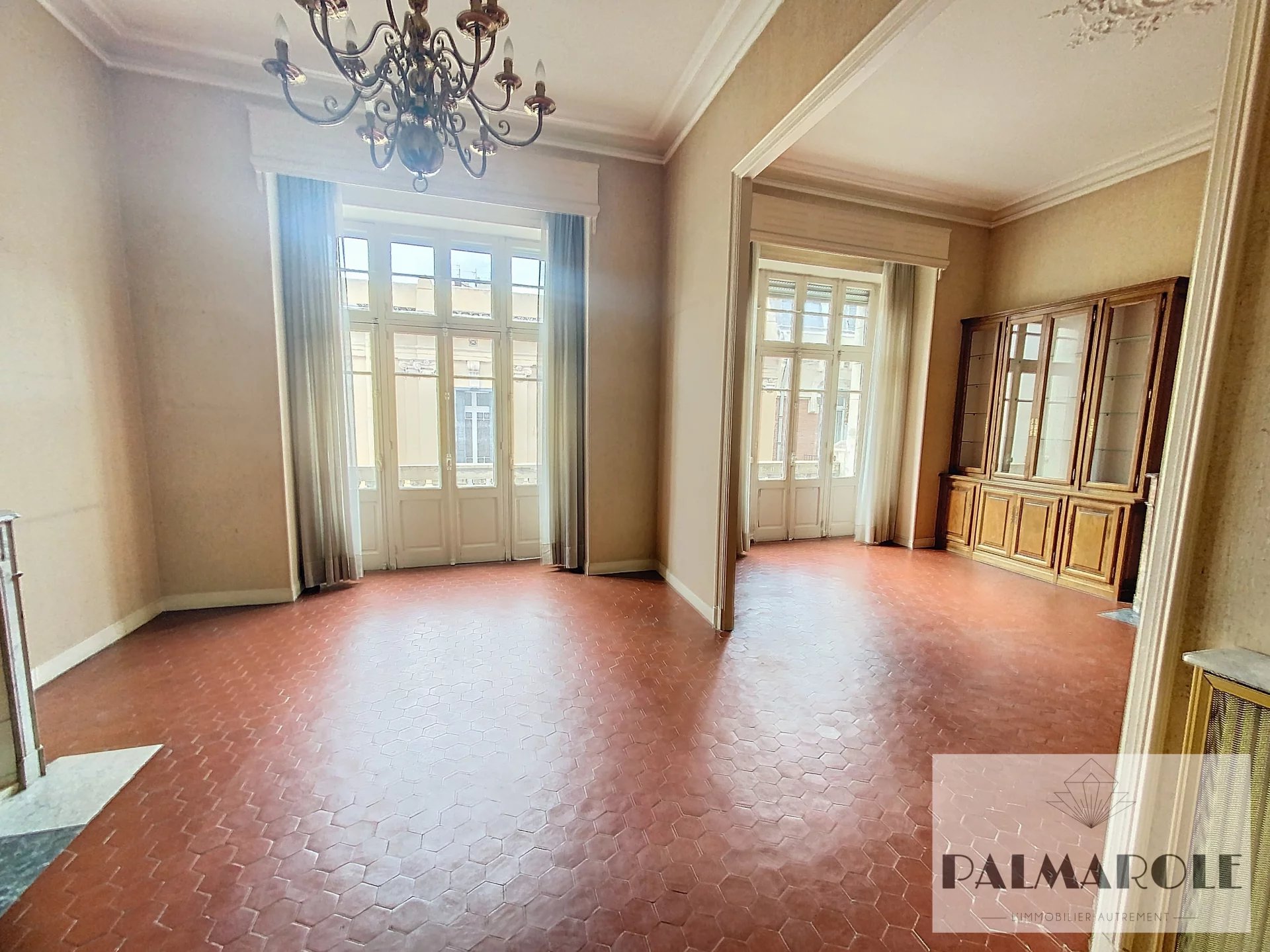 Perpignan Castillet t4 balcons dans immeuble bourgeois