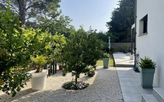 St Cyprien – Superbe Villa Contemporaine 3 Faces avec Piscine Chauffée